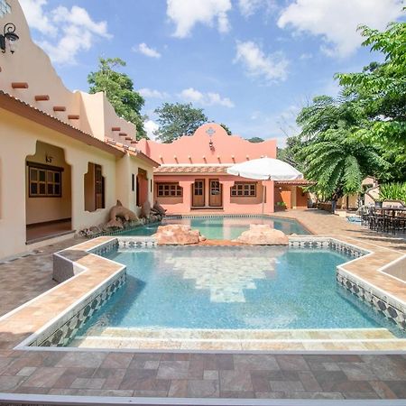 Capital O 1110 Khaoyai Cowboy City Resort Mu Si Eksteriør bilde