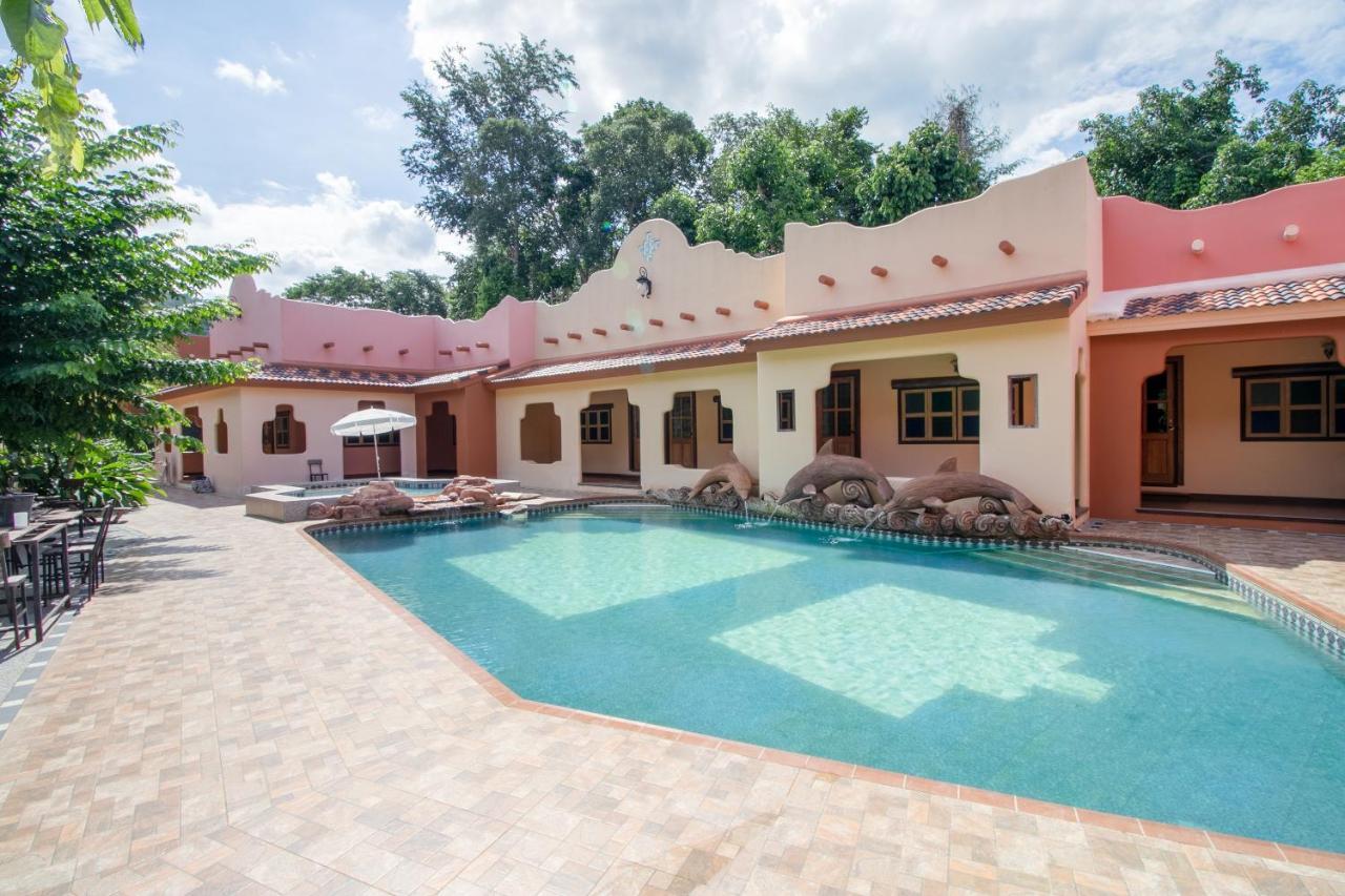 Capital O 1110 Khaoyai Cowboy City Resort Mu Si Eksteriør bilde