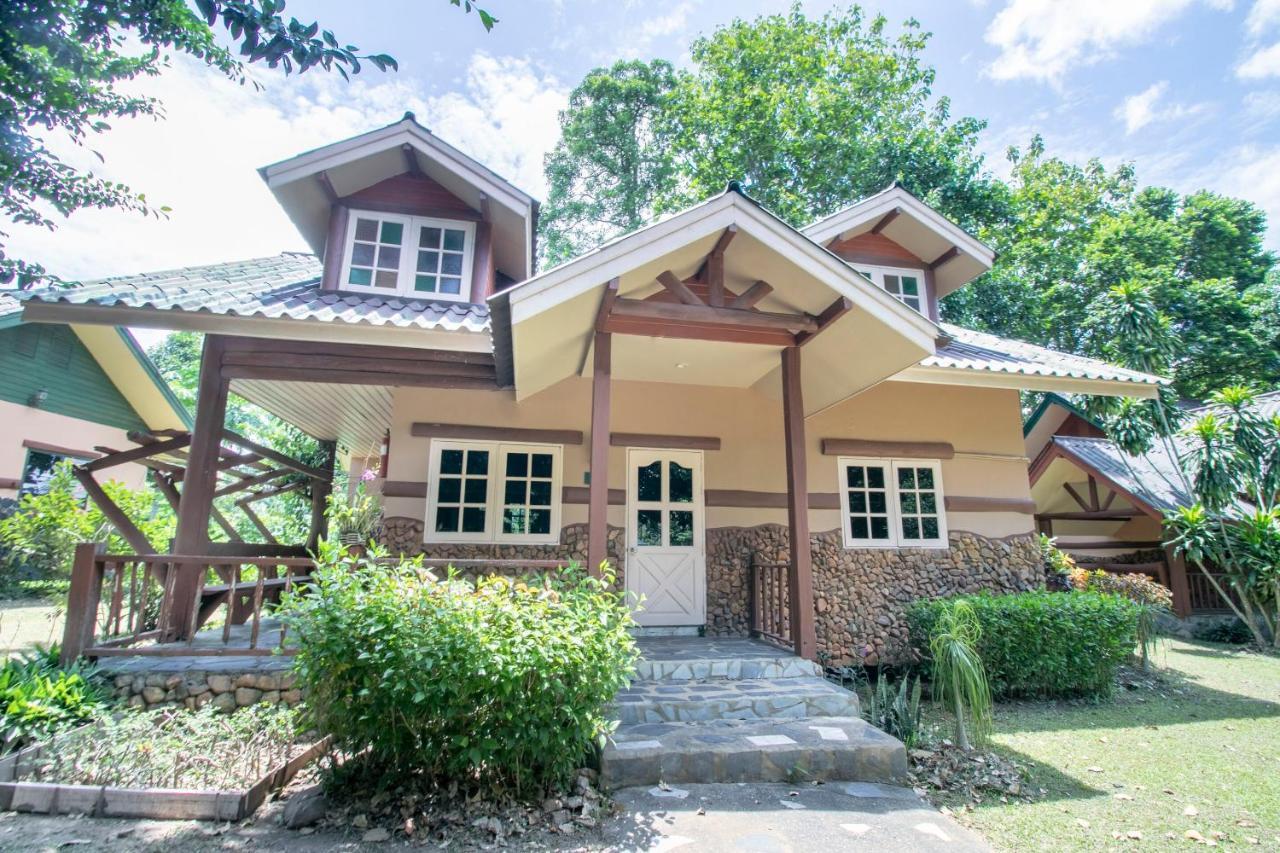 Capital O 1110 Khaoyai Cowboy City Resort Mu Si Eksteriør bilde