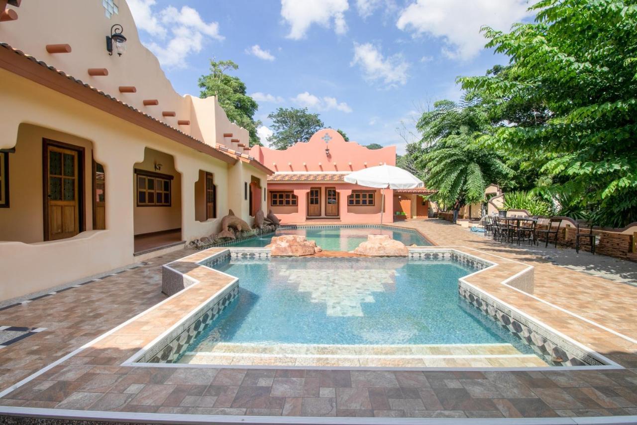 Capital O 1110 Khaoyai Cowboy City Resort Mu Si Eksteriør bilde