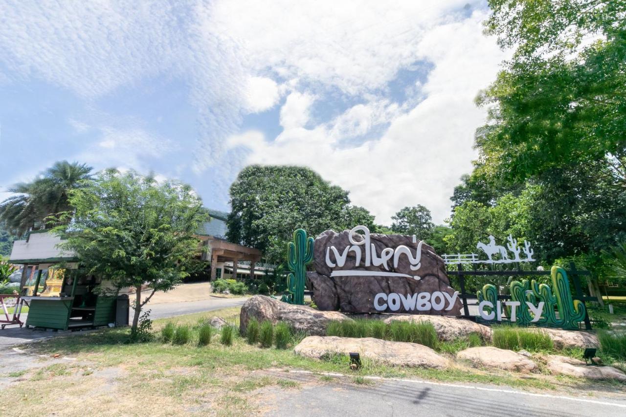 Capital O 1110 Khaoyai Cowboy City Resort Mu Si Eksteriør bilde